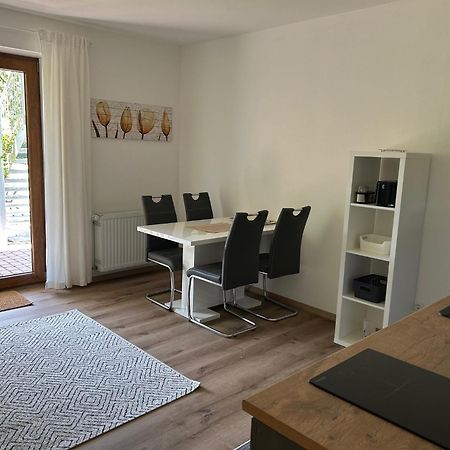 Ruhige Ferienwohnung Mit Terrasse Fuer 2 Personen Фоенштраус Екстер'єр фото