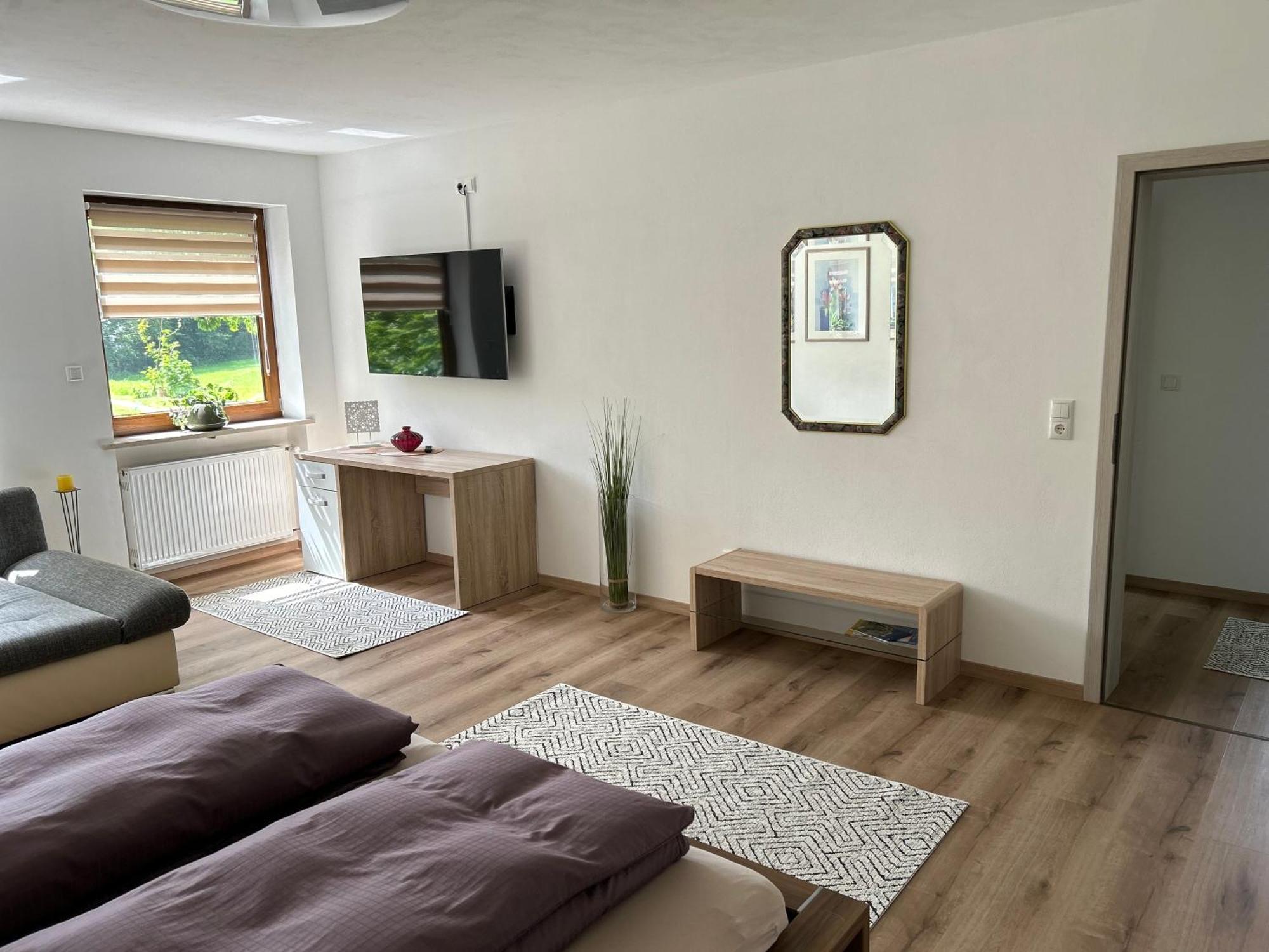 Ruhige Ferienwohnung Mit Terrasse Fuer 2 Personen Фоенштраус Екстер'єр фото